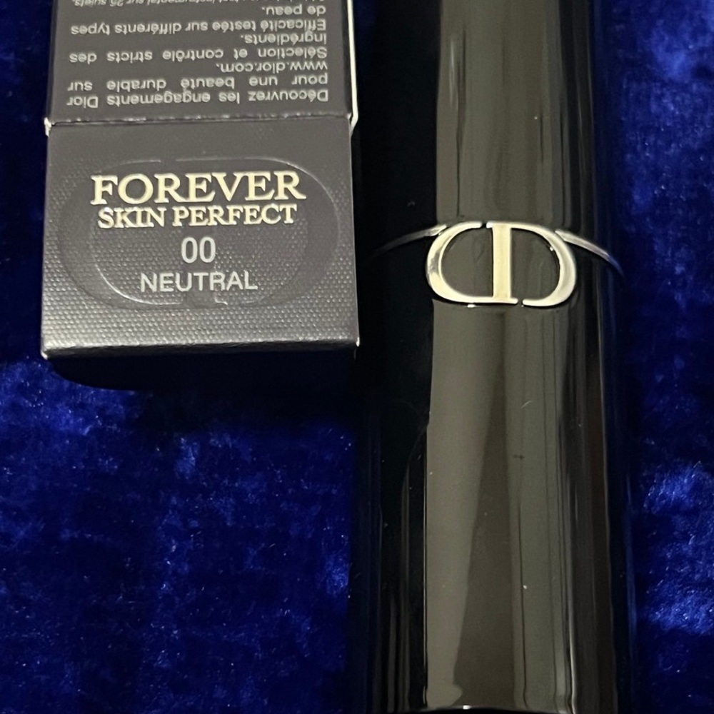 Dior Forever skin perfect multi use foundation stick Color 00 N
